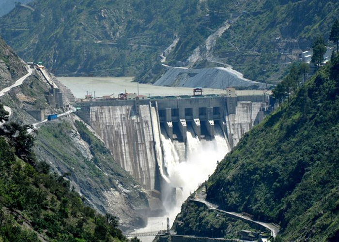 चिनाब नदी पर पानी की पूरी नाकाबंदी: डैम के सभी गेट बंद, पाकिस्तान की चिंता बढ़ी
