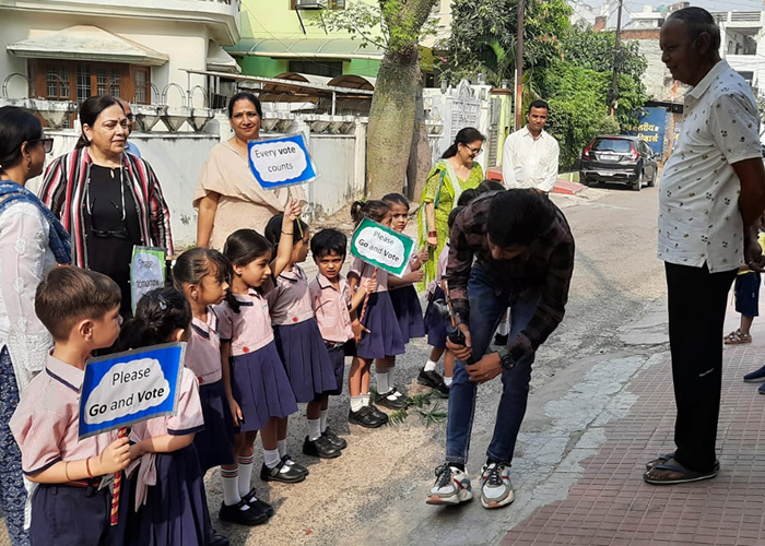 आदिवासी बच्चों की सेहत का रखवाला बना AIIMS भोपाल, स्कूलों में पहुंचेगा मेडिकल इमरजेंसी सपोर्ट
