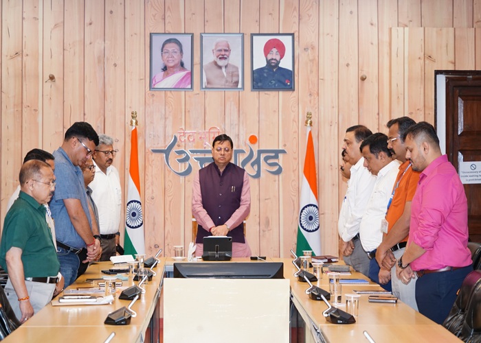 अहमदाबाद विमान हादसा: सीएम धामी ने विमान हादसे में जान गंवाने वालों को दी श्रद्धांजलि