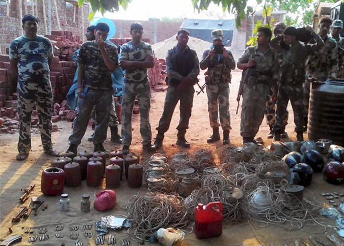 माओवादी गिरोह से सुरक्षा बलों ने बरामद किए 2.5 टन से ज्यादा विस्फोटक, बड़ी सफलता पर सबकी नजरें!