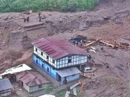 अरुणाचल प्रदेश में बाढ़ का कहर: दीवार गिरने से मज़दूर की मौत, 11 की गई जान, 23 जिलों में 938 लोग प्रभावित