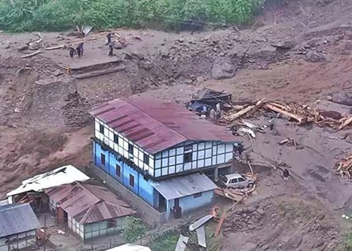 अरुणाचल प्रदेश में बाढ़ का कहर: दीवार गिरने से मज़दूर की मौत, 11 की गई जान, 23 जिलों में 938 लोग प्रभावित
