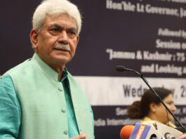 आतंकी संगठनों से संबंध पर बड़ी कार्रवाई: जम्मू-कश्मीर के उपराज्यपाल ने 3 सरकारी कर्मचारियों को नौकरी से निकाला
