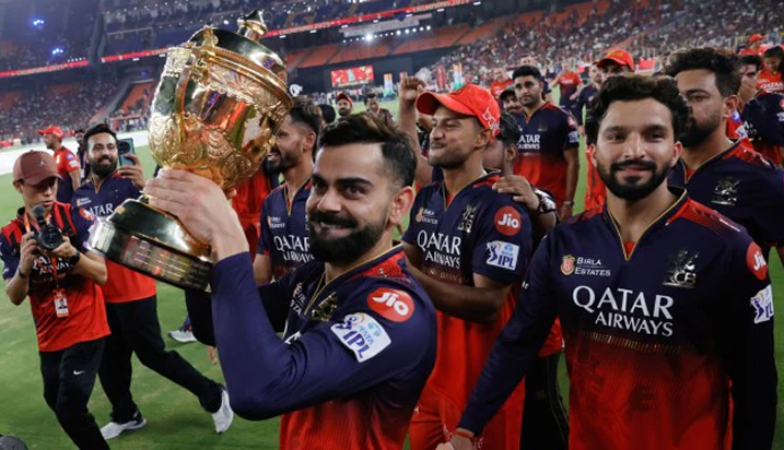 RCB की ऐतिहासिक जीत: 18 साल बाद पहली IPL ट्रॉफी, बेंगलुरु में होगी भव्य विजय यात्रा