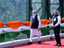 प्रधानमंत्री ने दुनिया के सबसे ऊंचे चिनाब ब्रिज का किया उद्घाटन, वंदे भारत को दिखाई हरी झंडी—कश्मीर को विकास की नई रफ्तार!