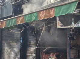 दिल्ली द्वारका सेक्टर-13 की शबद अपार्टमेंट में भीषण आग, मौके पर पहुंचीं 8 दमकल गाड़ियाँ, अफरा-तफरी का माहौल