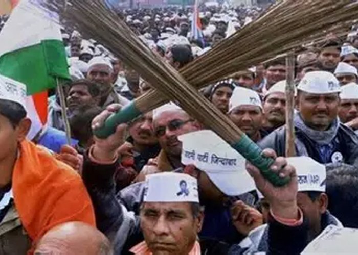 दिल्ली में बुलडोजर कार्रवाई के खिलाफ जंतर-मंतर पर उतरेगी AAP, बड़े धरने की तैयारी पूरी