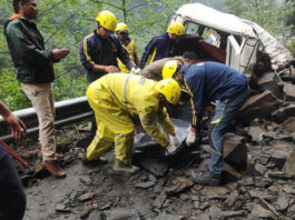 केदारनाथ यात्रा मार्ग पर दर्दनाक हादसा: वाहन खाई में गिरा, दो श्रद्धालुओं की मौत, एक लापता, तीन गंभीर रूप से घायल