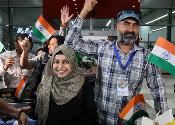 ऑपरेशन सिंधु: ईरान में अब भी फंसे हैं 700 कश्मीरी छात्र, परिजन कर रहे हैं वापसी की गुहार