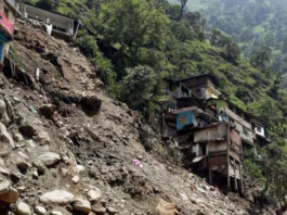उत्तरकाशी भूस्खलन: यमुनोत्री मार्ग बना मौत का रास्ता, रेस्क्यू जारी — दबे हो सकते हैं और लोग