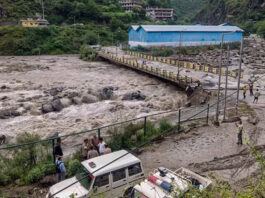 हिमाचल प्रदेश में बादल फटने से तबाही, फ्लैश फ्लड में 2 की मौत, 6 लोग लापता