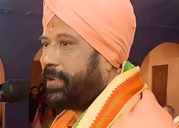 पद्मश्री कर्तिक महाराज पर सनसनीखेज आरोप: महिला ने लगाया नौकरी का झांसा देकर रेप का आरोप