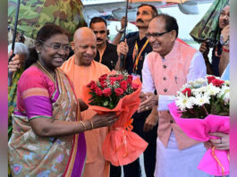 राष्ट्रपति द्रौपदी मुर्मु का यूपी दौरा शुरू, दीक्षांत समारोह में शामिल होकर आयुष विश्वविद्यालय का किया उद्घाटन
