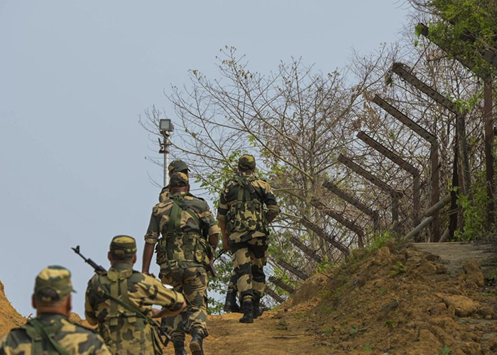 बांग्लादेशी नागरिकों ने बीएसएफ जवान का किया अपहरण, फ्लैग मीटिंग के बाद सुरक्षित रिहाई
