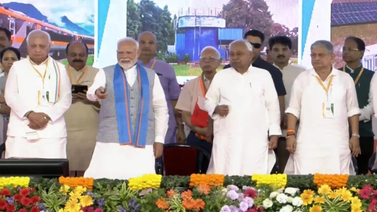 बिहार: पीएम मोदी ने सिवान में किया 5900 करोड़ रुपये की कई विकास परियोनाओं का उद्घाटन और शिलान्यास