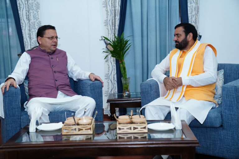 सीएम धामी से मिले हरियाणा के सीएम सैनी, इन विषयों पर हुई चर्चा