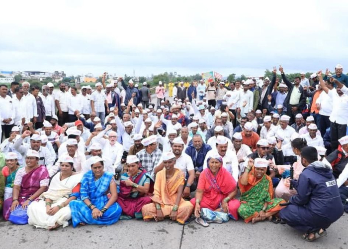 शक्तिपीठ एक्सप्रेसवे के भूमि सर्वेक्षण के खिलाफ किसानों का जोरदार प्रदर्शन, उपजाऊ जमीन बचाने की मांग तेज