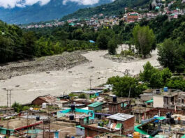हिमाचल में तबाही: बादल फटने और फ्लैश फ्लड से 10 की मौत, 34 लापता, रेस्क्यू ऑपरेशन जारी