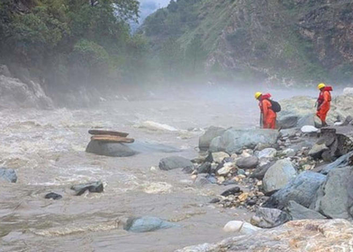 हिमाचल में बारिश का कहर: अब तक 51 की मौत, 22 लापता, बचाव कार्य जारी