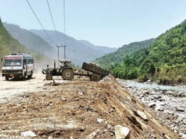 यमुनोत्री हाईवे पर सात दिन बाद भी ठप यातायात, सिलाई बैंड में जारी जद्दोजहद से चल रही मरम्मत की कोशिशें