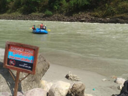 गंगा में बह गई मां-बेटी! मध्यप्रदेश से धार्मिक यात्रा पर आई महिला और बेटी ऋषिकेश में स्नान के दौरान लापता, तेज बहाव में SDRF का रेस्क्यू जारी