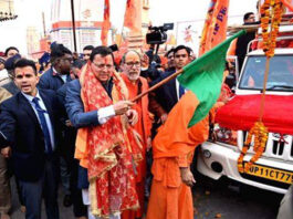 उत्तराखंड में भक्ति की नई रश्मि: सूर्य देव की मूर्ति का होगा जलाभिषेक, सीएम धामी ने कलश यात्रा को दिखाई हरी झंडी