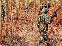 मुलुगु में बड़ी सफलता: दो किशोरियों समेत पांच माओवादी आत्मसमर्पण, मुख्यधारा में लौटने का लिया फैसला