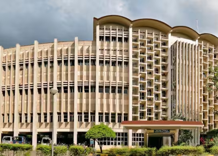 IIT बॉम्बे में 20 दिन तक फर्जी छात्र बनकर रहा युवक गिरफ्तार, कोर्ट से मिली जमानत