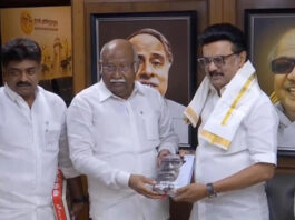 वरिष्ठ AIADMK नेता अनवर राजा ने थामा DMK का दामन, 2026 चुनाव से पहले बढ़ी सियासी हलचल