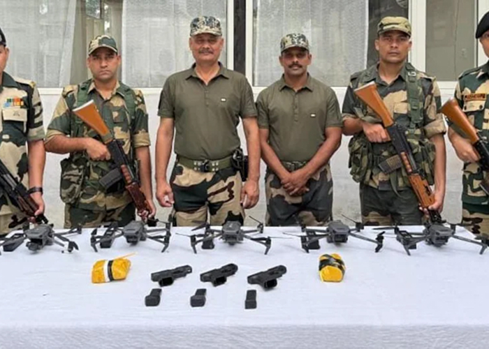 सीमा पर बीएसएफ की बड़ी कार्रवाई: 6 पाकिस्तानी ड्रोन ढेर, हेरोइन और हथियारों का जखीरा बरामद