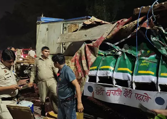 झारखंड के देवघर में दर्दनाक हादसा: कांवड़ियों से भरी बस की ट्रक से टक्कर, 18 की मौत, कई घायल