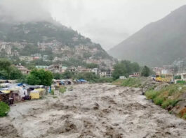 हिमाचल में बारिश का कहर: मंडी में बादल फटा, 2 की मौत, धर्मशाला हाईवे बंद, सैकड़ों फंसे
