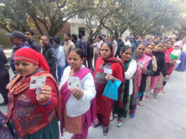 उत्तराखंड पंचायत चुनाव: बारिश भी नहीं रोक पाई लोकतंत्र का जोश, दूसरे चरण में 70% से ज्यादा मतदान
