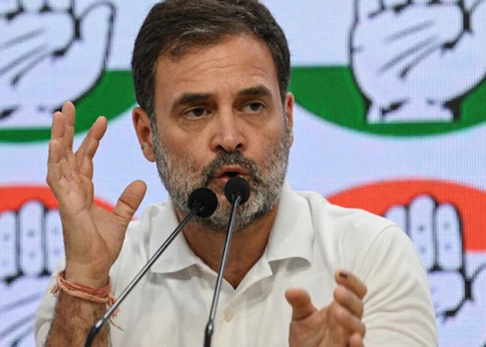 'डेड इकोनॉमी' बयान पर राहुल गांधी का पीएम मोदी पर तीखा वार — कहा, "सभी जानते हैं, सिवाय मोदी और वित्त मंत्री के"