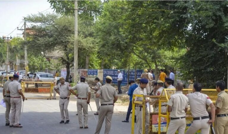 हरियाणा के नूंह में सुरक्षा बढ़ी, अगले 24 घंटों के लिए इंटरनेट और एसएमएस सेवाओं पर रोक लगी