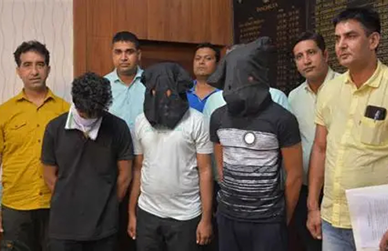 हत्या या हादसा? राजस्थान में टैक्सी ड्राइवर की गला घोंटकर हत्या, शव रेलवे ट्रैक पर फेंका, MP के 3 युवक गिरफ्तार