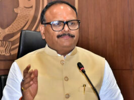 उत्तर प्रदेश: गैरहाजिरी पड़ी महंगी, चार डॉक्टरों पर गिरी गाज़, डिप्टी CM के आदेश पर कार्रवाई तेज