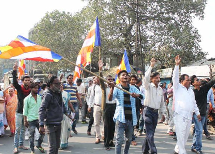 पुणे हिंसा: व्हाट्सएप स्टेटस बना बवाल की वजह, धार्मिक स्थल पर हमला और तोड़फोड़