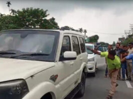 पश्चिम बंगाल के कूच बिहार में सुवेंदु अधिकारी के काफिले पर हमला, BJP ने TMC पर लगाया साजिश का आरोप