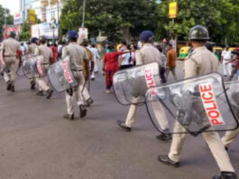 बंगाल के खड़दाहा में फ्लैट से भारी मात्रा में हथियार बरामद, 16 बंदूकें और 904 गोलियों के साथ एक गिरफ्तार