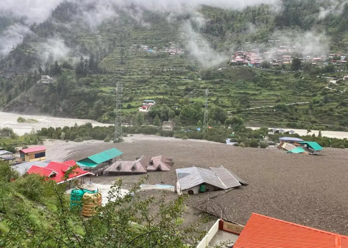 उत्तरकाशी क्लाउडबर्स्ट पर बोले सीएम धामी: धराली गांव में भारी तबाही, राहत कार्य युद्धस्तर पर जारी