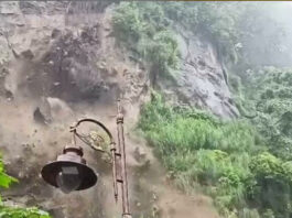 हरिद्वार हादसा: मनसा देवी की पहाड़ी से भारी भूस्खलन, बाइक सवारों की जान बची, रेलवे ट्रैक पर मलबा, यातायात ठप