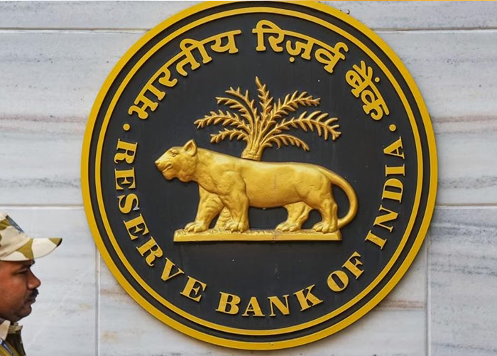 RBI का बड़ा फैसला: रेपो रेट में नहीं हुआ बदलाव, जानिए कैसे बदलेगा आपके EMI और FD पर असर