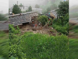 भूस्खलन से तबाही: पौड़ी के बुरासी गांव में पहाड़ दरका, मलबे में दबकर दो महिलाओं की मौत, कई मवेशियों की भी गई जान