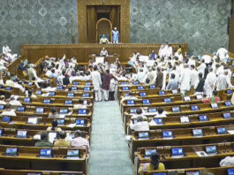 संसद मॉनसून सत्र में हंगामा: सत्यपाल मलिक को श्रद्धांजलि के बाद SIR मुद्दे पर विपक्ष का जोरदार विरोध, लोकसभा स्थगित
