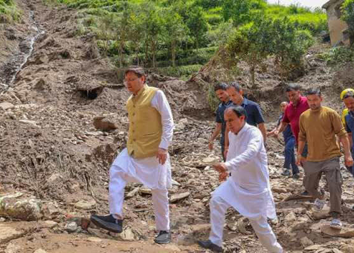 उत्तरकाशी में तीन दिन ठहरे CM धामी, राहत कार्यों की निगरानी और आपदा क्षेत्र में कैबिनेट बैठक