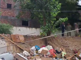 दिल्ली के जैतपुर में दर्दनाक हादसा: बारिश से गिरी दीवार, 7 लोगों की मौत, एक गंभीर