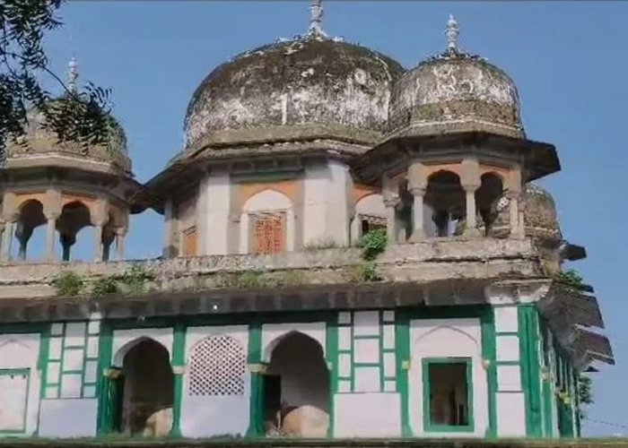 फतेहपुर में मंदिर-मकबरे का विवाद बढ़ा, हिंदू संगठनों ने पूजा की मांग, पुलिस तैनात कर स्थिति कंट्रोल में की कोशिश
