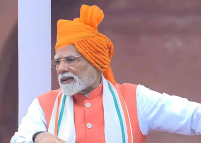 स्वतंत्रता दिवस पर पीएम मोदी का पाकिस्तान को कड़ा संदेश: “न्यूक्लियर ब्लैकमेल बर्दाश्त नहीं, खून और पानी साथ नहीं बहेंगे”