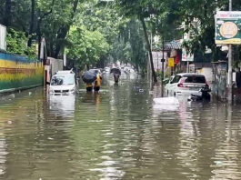 मुंबई में मूसलाधार बारिश का कहर: कल तक रेड अलर्ट, स्कूल-कॉलेज बंद